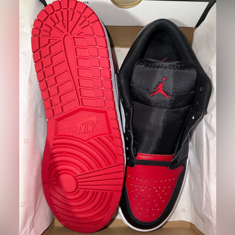 Men’s Air Jordan 1 Low Chicago Red Black - Picture 3 of 3